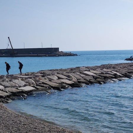 Casa Vacanze Rinaldi Mattinata Bagian luar foto