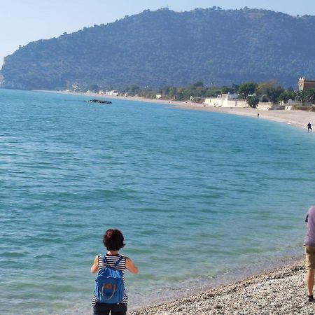 Casa Vacanze Rinaldi Mattinata Bagian luar foto