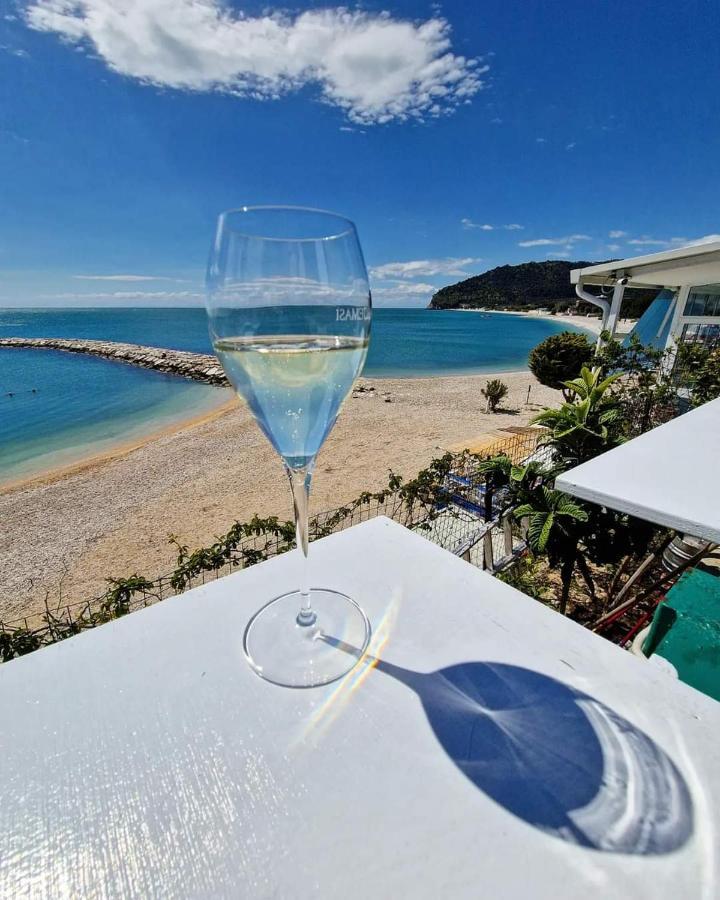 Casa Vacanze Rinaldi Mattinata Bagian luar foto