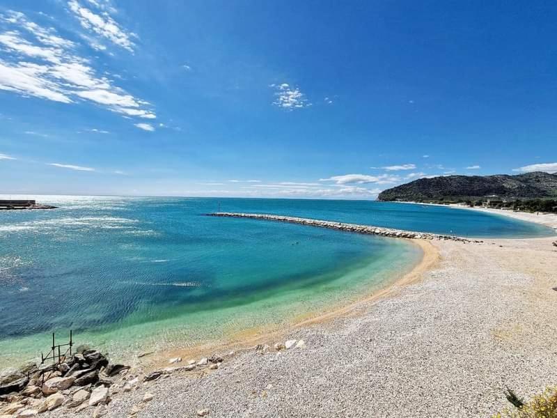 Casa Vacanze Rinaldi Mattinata Bagian luar foto